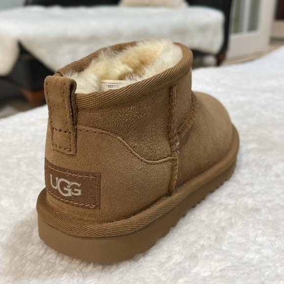 UGG Classic Ultra Mini Kids - Picture 4 of 8